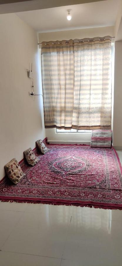 Untrained & Unplanned Apartment Jabalpur Exterior photo