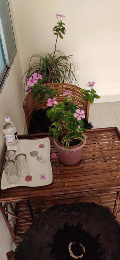 Untrained & Unplanned Apartment Jabalpur Exterior photo